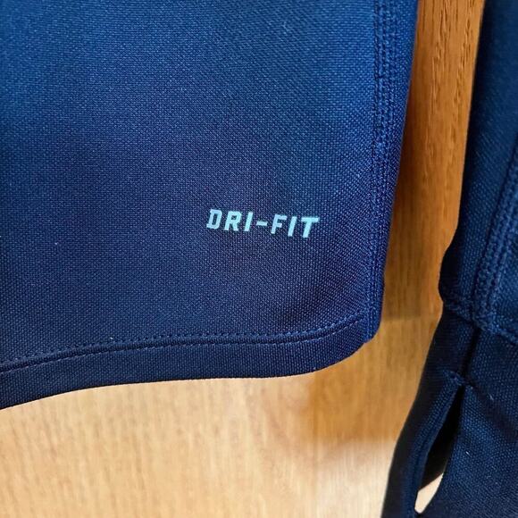 Nike women’s XL “JUST DO IT” logo, Dri-FIT black 1/4 zip long sleeve - Picture 11 of 12